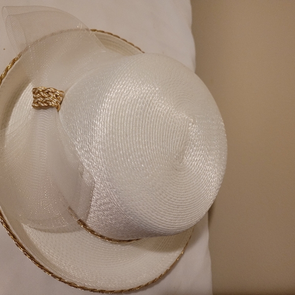 Unbranded Beautiful Ladies white Spring Dress Hat. - Picture 2 of 5